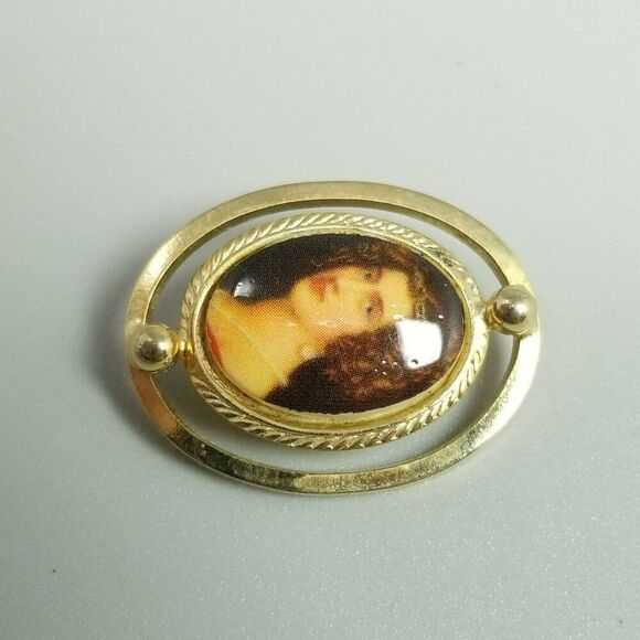 Vintage Portrait of a Woman Oval Gold Tone Brooch, 1 Inch Long, Estate - Picture 2 of 6
